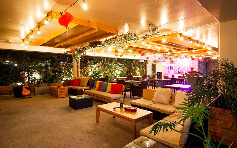 Waikiki Beachside Hostel